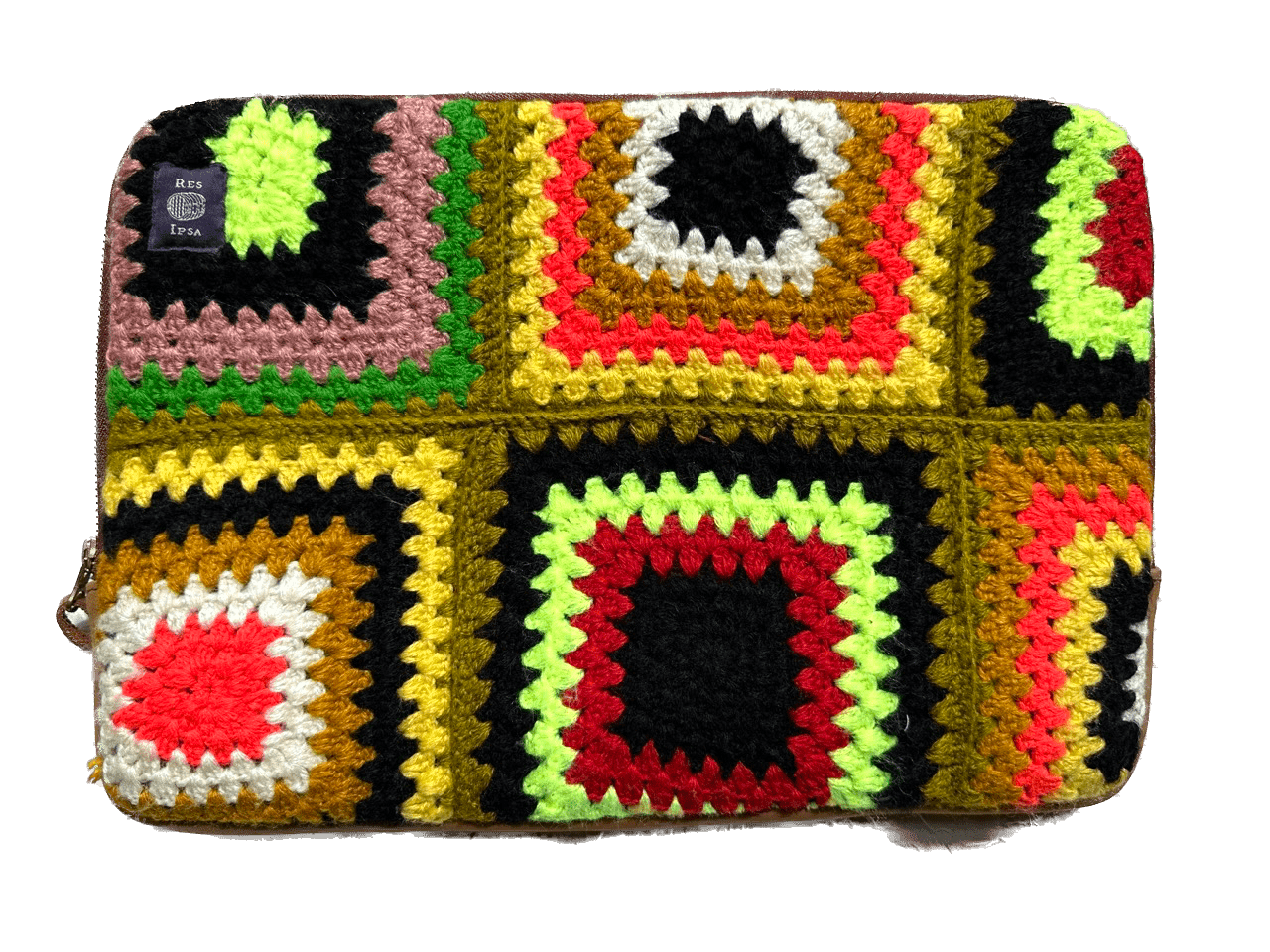 crochet-laptop-case-pos