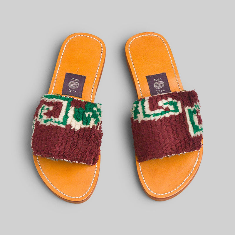 Rug Sandal Size 7 - RES IPSA